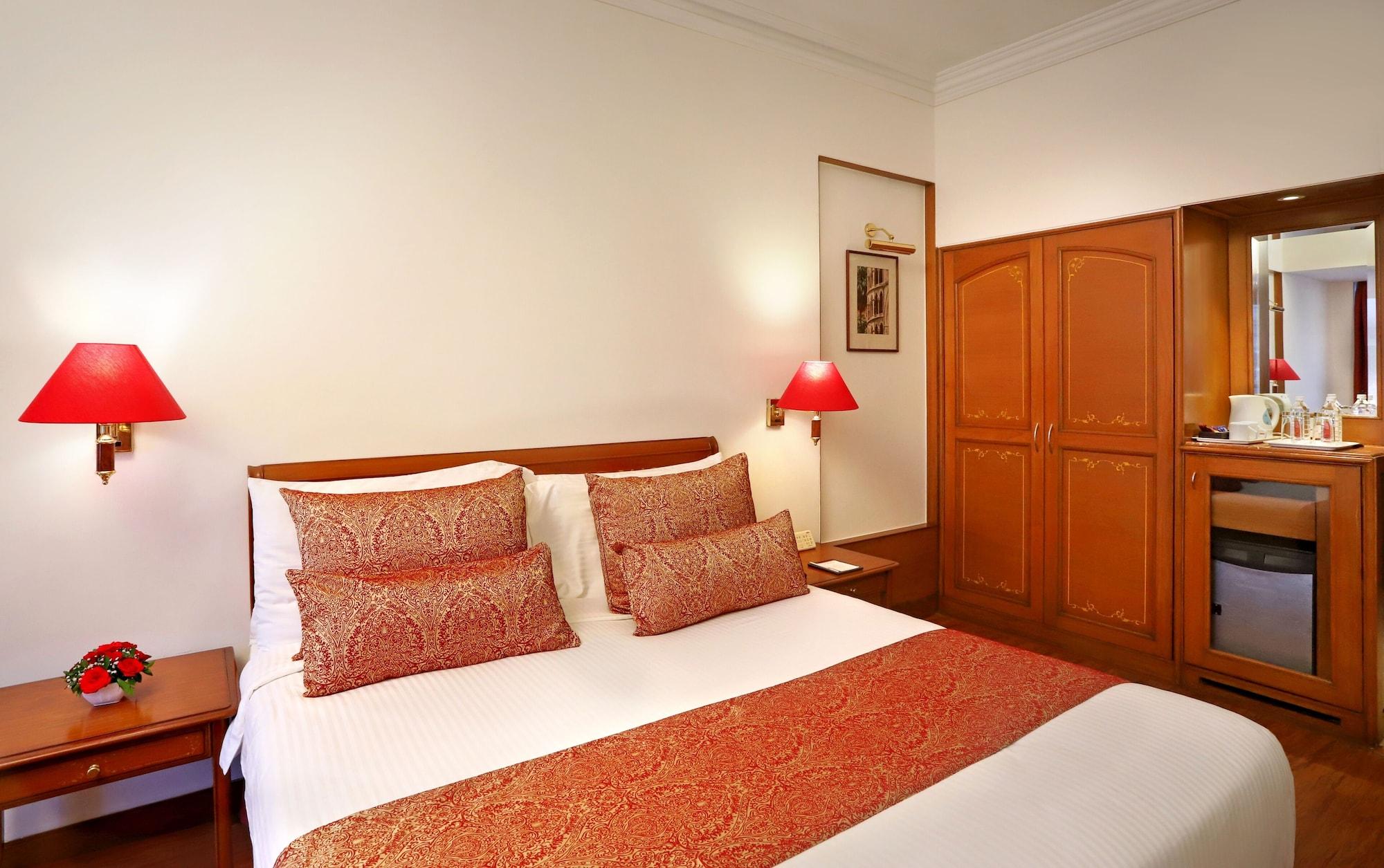 The Ambassador, Marine Drive, Hotel Bombaj