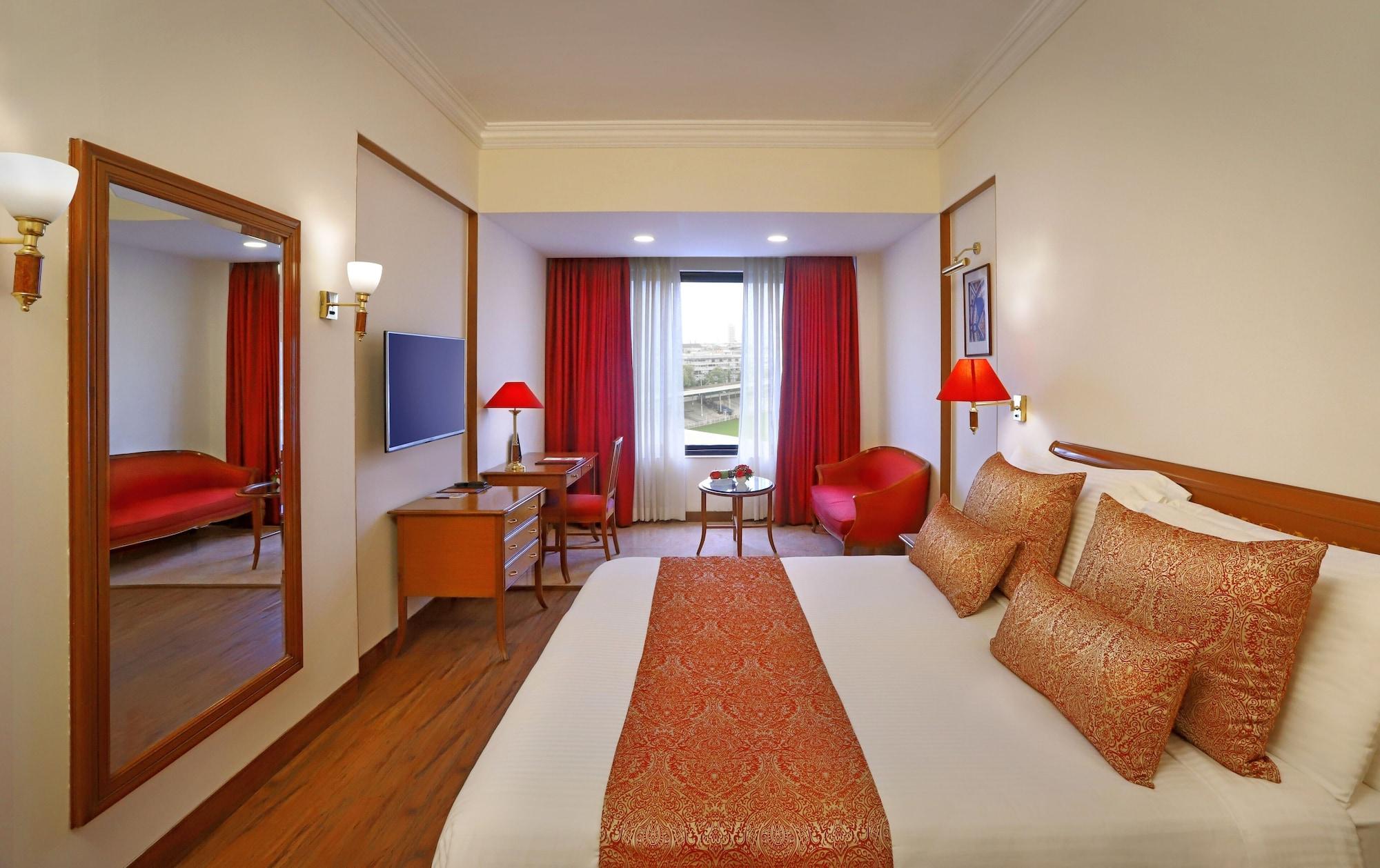 The Ambassador, Marine Drive, Hotel Bombaj