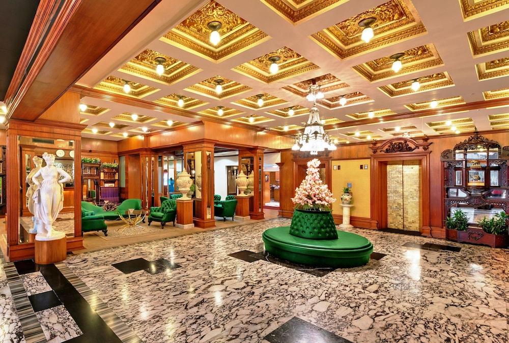 The Ambassador, Marine Drive, 4* Bombaj
