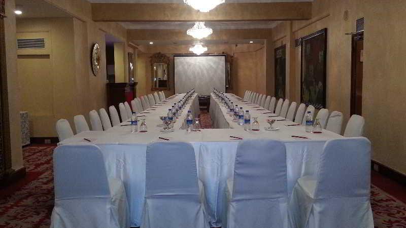 The Ambassador, Marine Drive, Hotel Bombaj