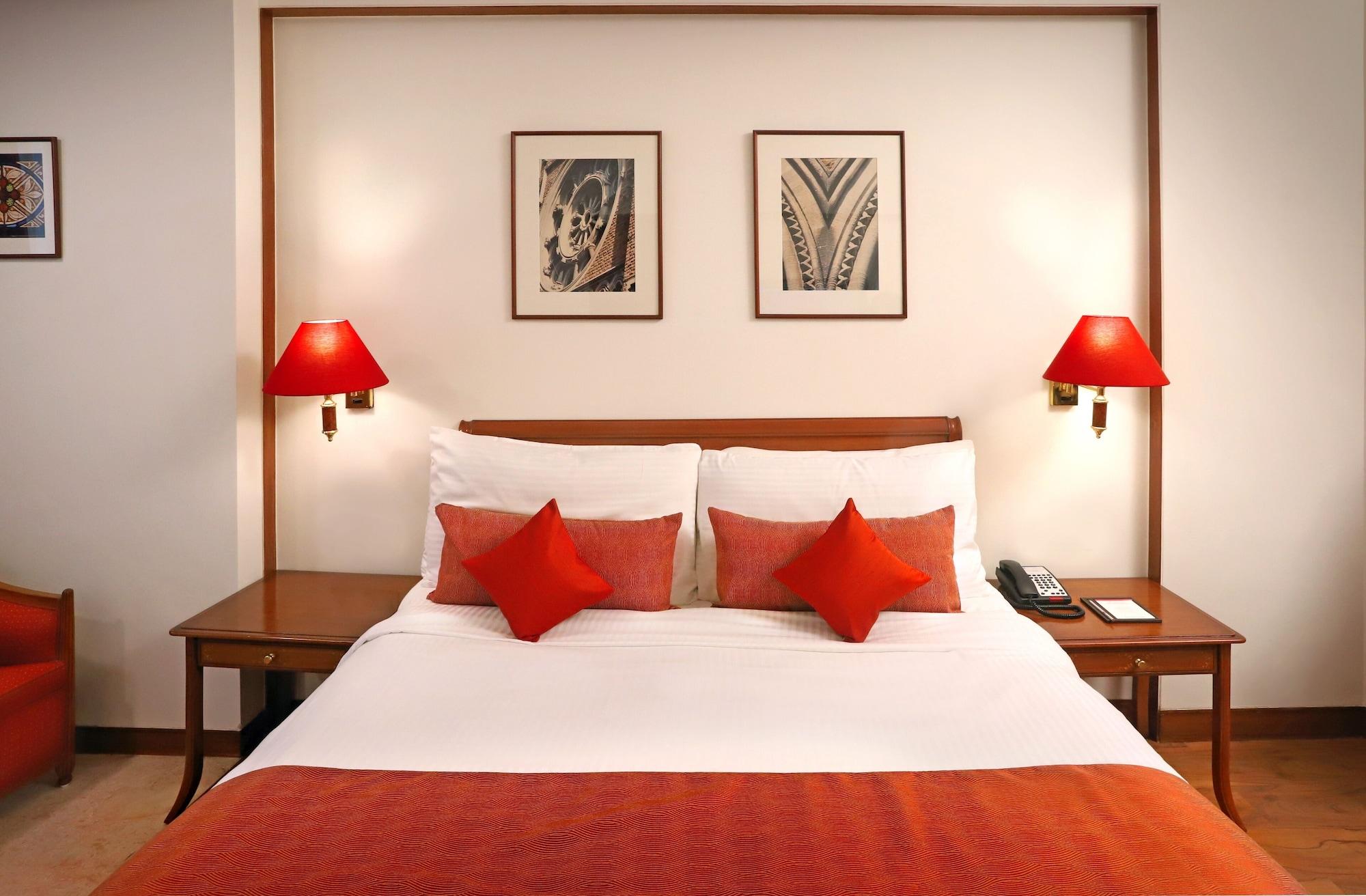 The Ambassador, Marine Drive, 4* Bombaj