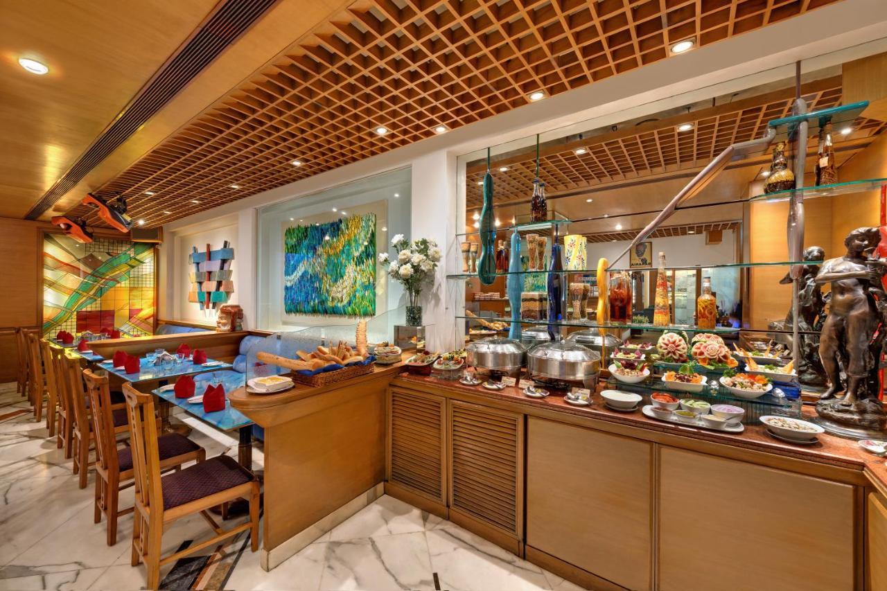 The Ambassador, Marine Drive, Hotel Bombaj